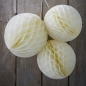 Preview: Ivory Honeycomb Balls - Vintage Affair